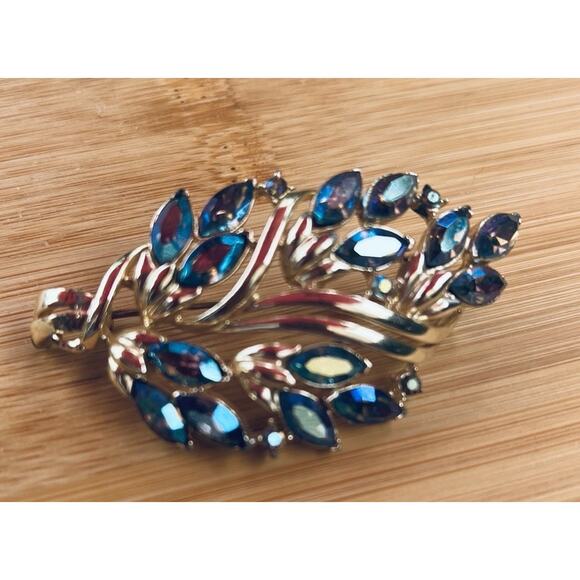 Vintage CORO Siam Blue Rhinestone Brooch Pin Signed Vintage Jewelry - Picture 9 of 9